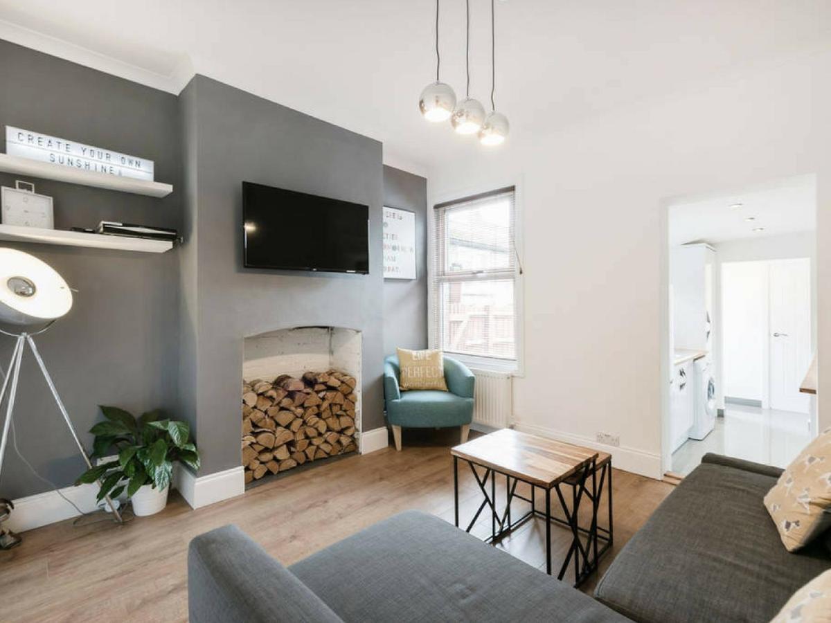 Cambridge House - Modern 2 Bedroom House, Close To Luton Airport & Town Centre エクステリア 写真